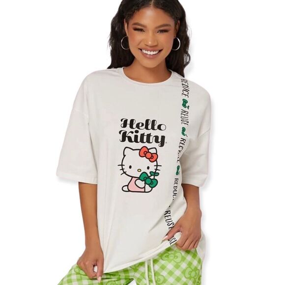 🆕Hello Kitty White Short Sleeve Tee Shirt - Picture 1 of 6
